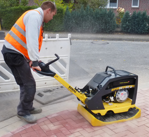 Bomag Rüttelplatte BPR 35/60 Diesel 248 kg STONEGUARD
