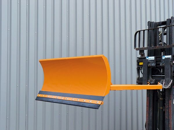 Eichinger snow pusher with rubber scraper for forklift truck